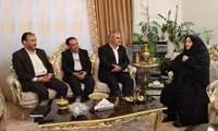 دیدار علی نبیان معاون وزیر و مدیرعامل سازمان ملی زمین و مسکن با خانواده شهید بازمانده در خراسان رضوی